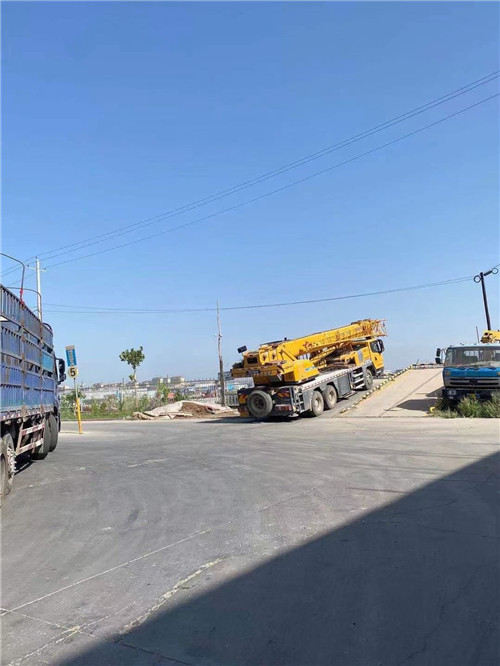 威海市25吨吊车的租赁价格大概是多少？